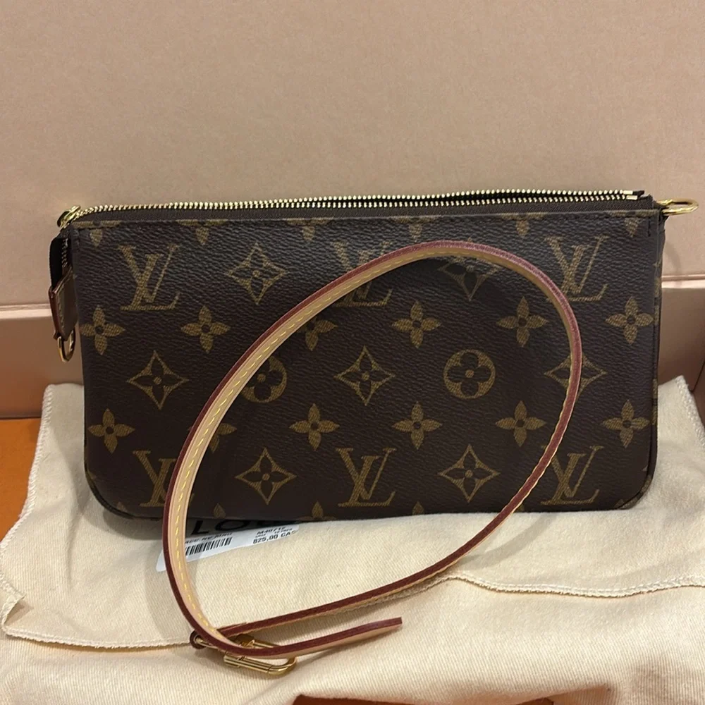 Louis Vuitton pochette accessories - Picture 1 of 4